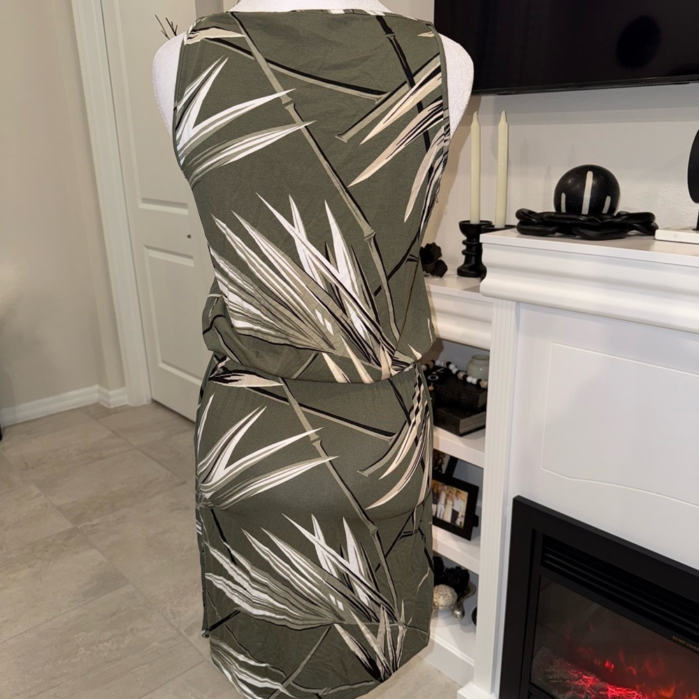 White House Black Market Olive and White Leaf Print Dress Size XS - Picture 2 of 7